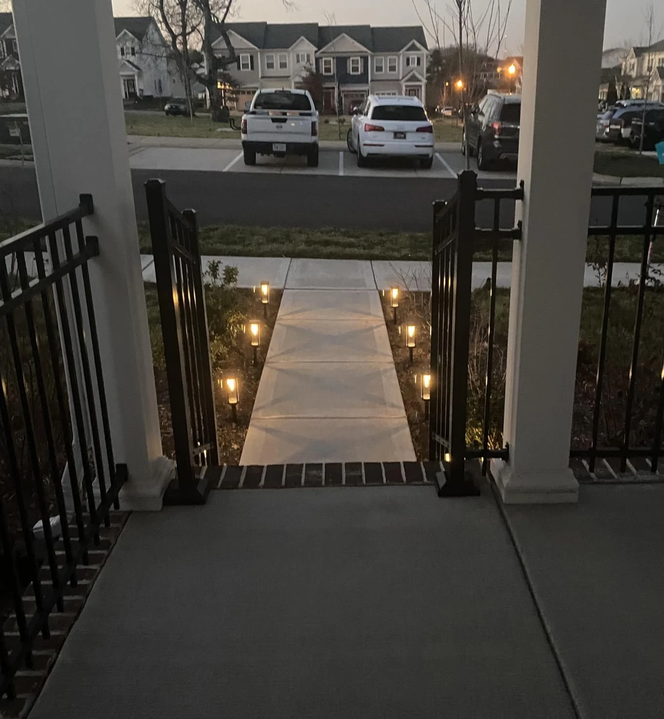 What Styles of Solar Garden Lights Are Available for Purchase in the United States