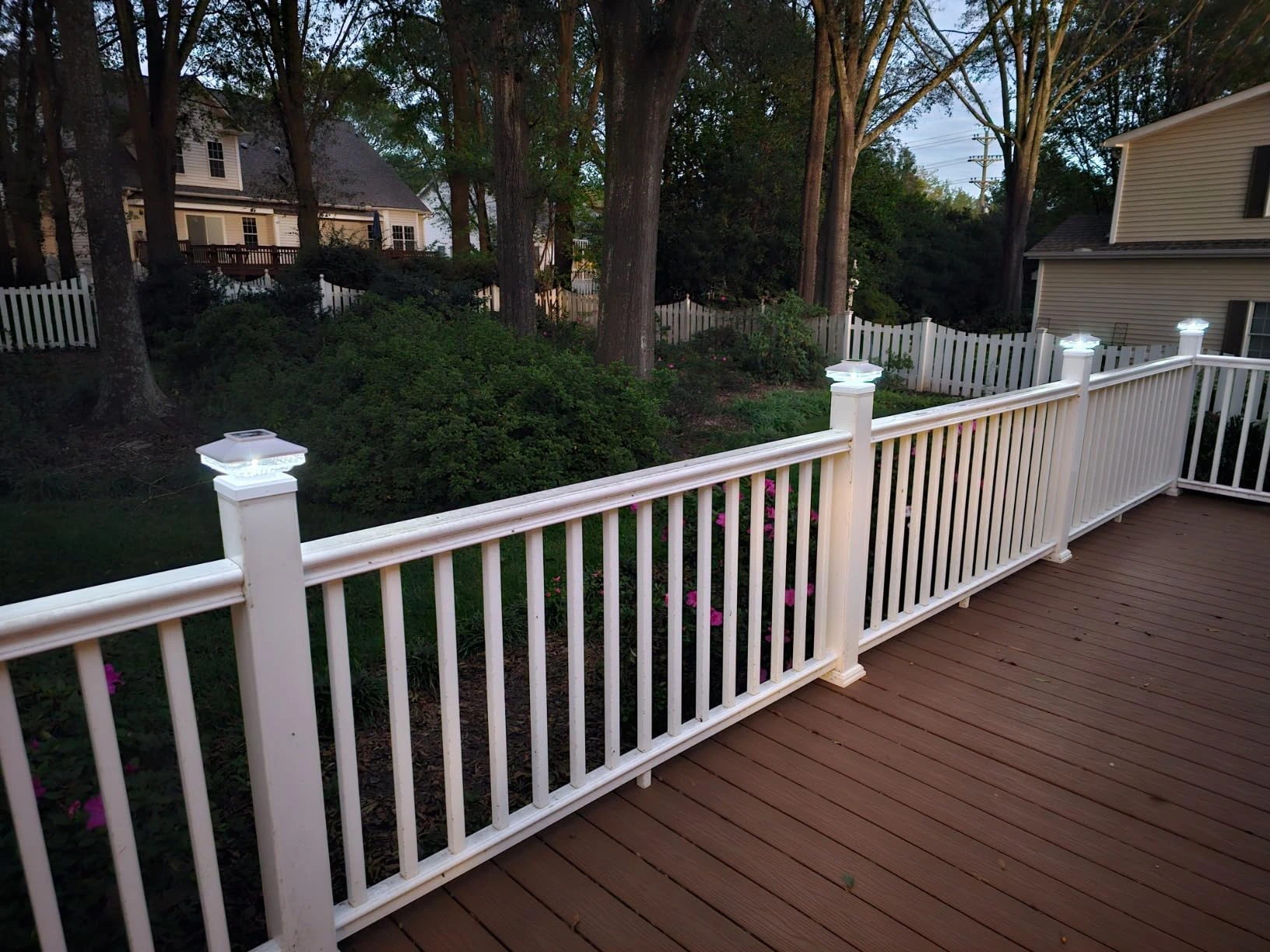 Outdoor Lighting New Choice: Best Solar Post Cap Lights Recommendation
